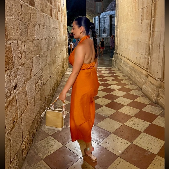 ZARA Elegant Orange Halter Dress - Picture 2 of 3